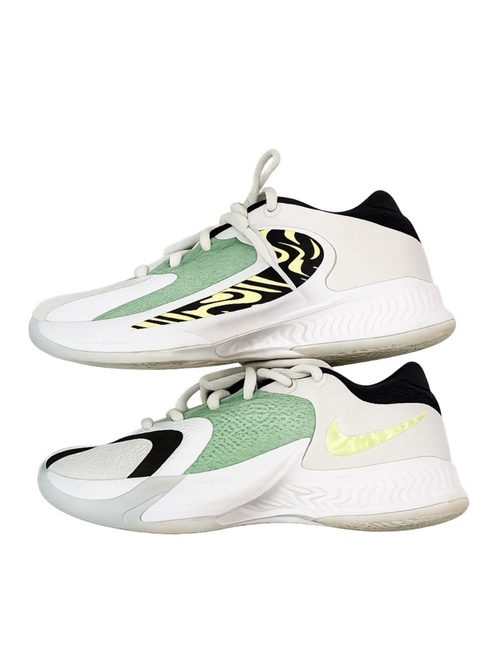 Nike Basketball Shoes – Youth Size 5.5Y – Green/White – Athletic Sneakers